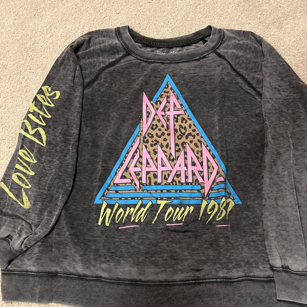 Recycled Karma - EUC - Def Leppard Graphic Sweatshirt - Size Large